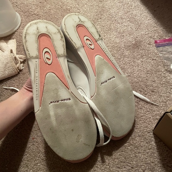 Dexter Women’s White and Pink Bowling Shoes Size 9 - Picture 8 of 9